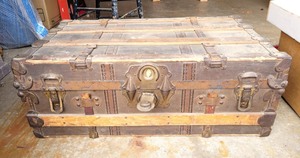 lot 180 image: Vintage Trunk