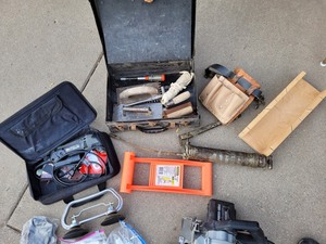 lot 183 image: Tools-Porter cable circle, multi tool, saw, masks, toolbox