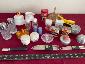 lot 336 image: Kitchen Collection from the Past