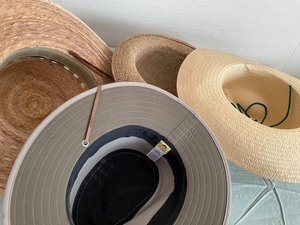 lot 335 image: Hats for the Sun