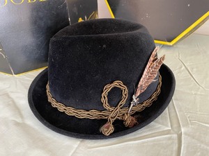 lot 334 image: Dobbs 5th Avenue Finest Hat from New York in original box