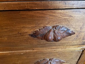 lot 252 image: Antique Acorn Handled Dresser