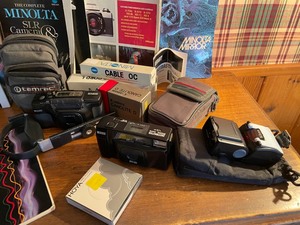 lot 256 image: Cameras & Supplies