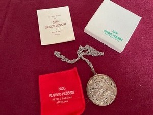 lot 6 image: Reed & Barton Sterling Ming Mirro-Pendant