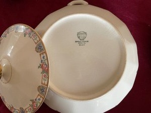 lot 212 image: Porcelain China and Stoneware