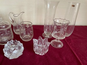 lot 213 image: Glassware - Candlesticks and Vases