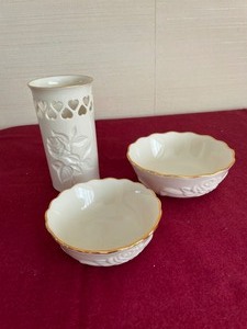 lot 228 image: Lenox Flower Vase and Bowls