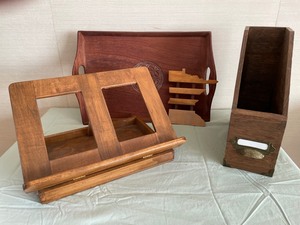 lot 232 image: Wooden Decor