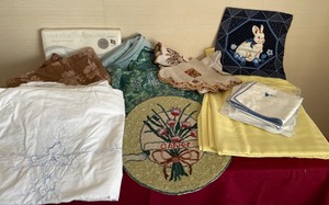 lot 306 image: Table Linens & Table Clothes
