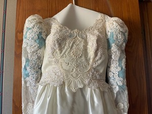 lot 300 image: Wedding Dress 80s