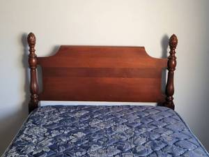 Vintage twin bedframe
