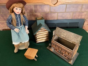 Cowgirl & Log House Decorations