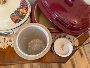 Pampered Chef Casserole Dish, Cooking Utensils, Spoon Rest & Decorative Pot