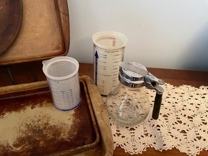 Stone Baking Sheet Pans and Measuring Cups from Pampered Chef