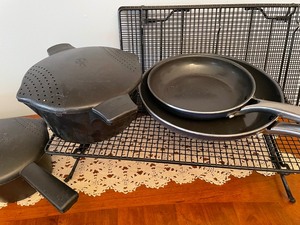 Blue Diamond Skillets, Microwave Pots and Cooling Racks