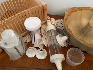 Pampered Chef Bread Slicer, Stone Bundt Pan, Cookie Press & Grater