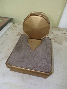 lot 6 image: Antique Detecto Scale