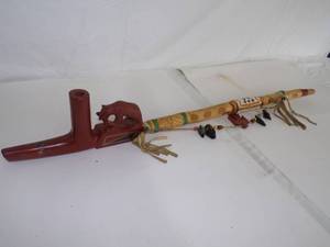 lot 37 image: Native American Hand Beaded Peace Pipe - Carved Grizzly Bear