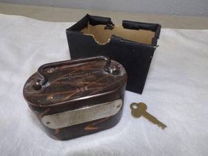 lot 85 image: 1st National Bank of Battle Lake - Vintage Child Bank with Key