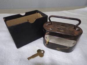 lot 81 image: 1st National Bank of Battle Lake - Vintage Child Bank with Key