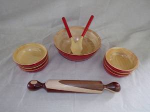 lot 93 image: Salad Bowl Set with Rolling Pin