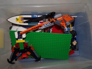 lot 144 image: Legos in Tote - Helicopter