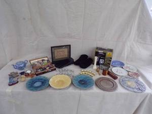 lot 170 image: Brass Knots, Nickel Shower Hooks, Solar Flag Light, Wool Slippers and Gloves and More