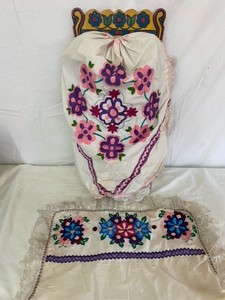 lot 101 image: Authentic Native American Cradleboard