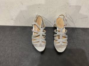 lot 298 image: Womens Baylor MediumWide Dress Sandal SIZE 8.5