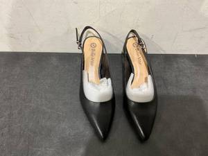lot 299 image: Bella Vita Womens Scarlett Slingback Heels SIZE 10M
