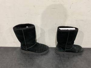 lot 311 image: Koolaburra by UGG BLACK Womens Koola Tall Boots SIZE 8