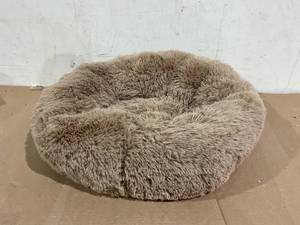 lot 150 image: Brown Pet bed 24