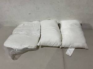 lot 444 image: LOT OF 3 Utopia Bedding Throw Pillows