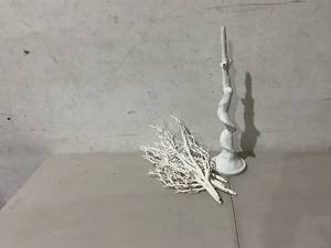 lot 448 image: White Tree