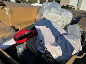 lot 704 image: Wholesale Pallet of Assorted Miscellaneous Items