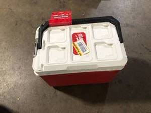 lot 38 image: Milwaukee PACKOUT 10 in. Red 16 qt. Compact Cooler Customer Returns See Pictures