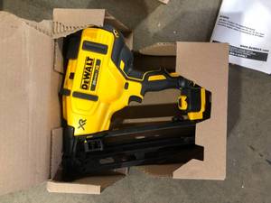 lot 39 image: DEWALT 20V MAX XR Lithium-Ion Cordless 16-Gauge Angled Finish Nailer (Tool Only) Customer Returns See Pictures