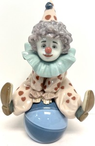 LLARDO Having A Ball Clown Figure #05813