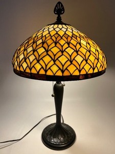 Tiffany Stained Glass Style Table Lamp - Golds