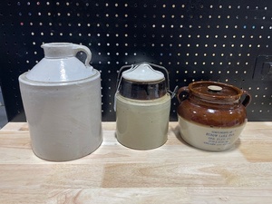 lot 84 image: Vintage Pottery One Red Wing Minnesota
