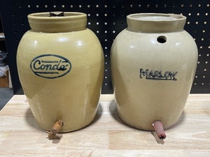 lot 85 image: Vintage Conde and Marlow Crocks