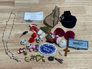 lot 40 image: Jewelry and more