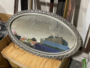 lot 121 image: Vintage Frames and Mirror