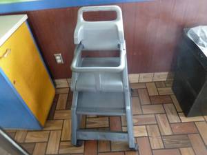 lot 5 image: Rubbermaid Infant High Chairs x 2