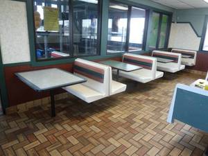 lot 8 image: Booth Set #8