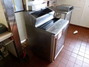 lot 20 image: Silver King Commercial Cooler