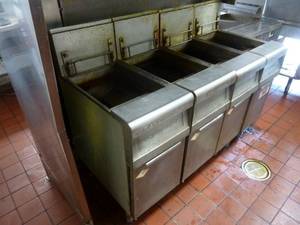 lot 26 image: Fry Master Station MH-50