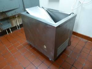 lot 49 image: NSF Mobil Freezer