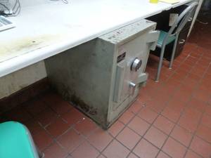 lot 65 image: Lock Net Safe