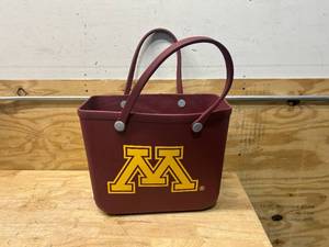lot 90 image: LOGOBRANDS Minnesota Gophers Branded Venture Tote